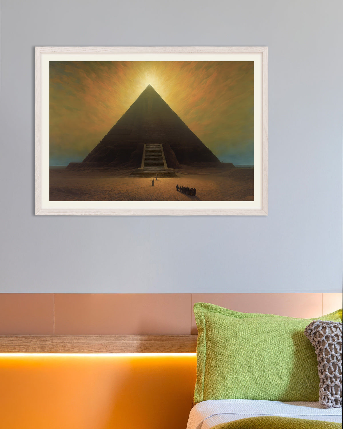 Póster de Atmosférico, oscuro y místico, la Gran Pirámide, con marco de madera blanca
