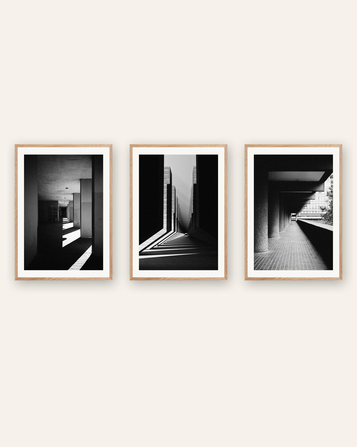 Pósters brutalistas, conjunto de 3: luz y sombra, con marcos de roble natural