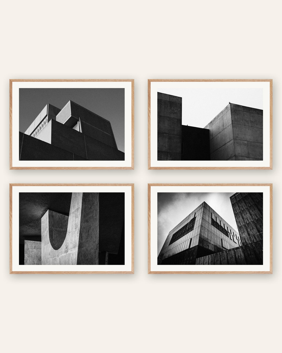 Pósters brutalistas, conjunto de 4: volúmenes de hormigón minimalistas, con marcos de roble natural