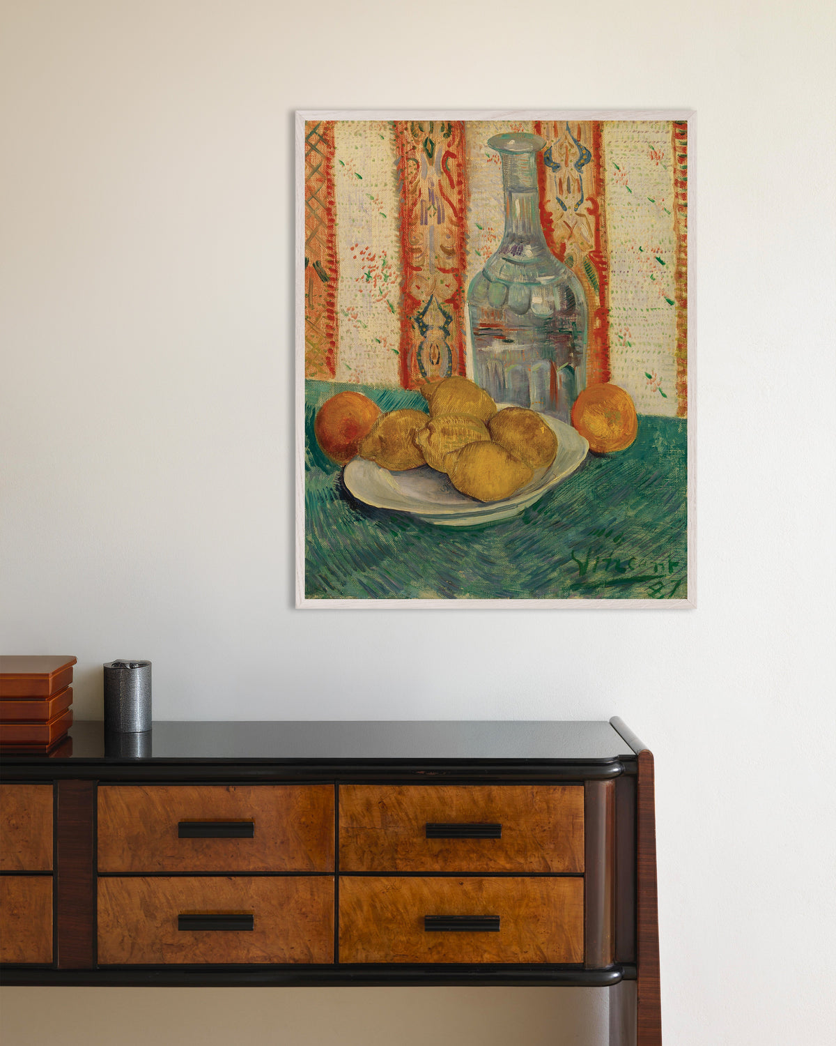 Póster de Jarra y plato con cítricos (1887), de Vincent van Gogh, con marco de madera blanco