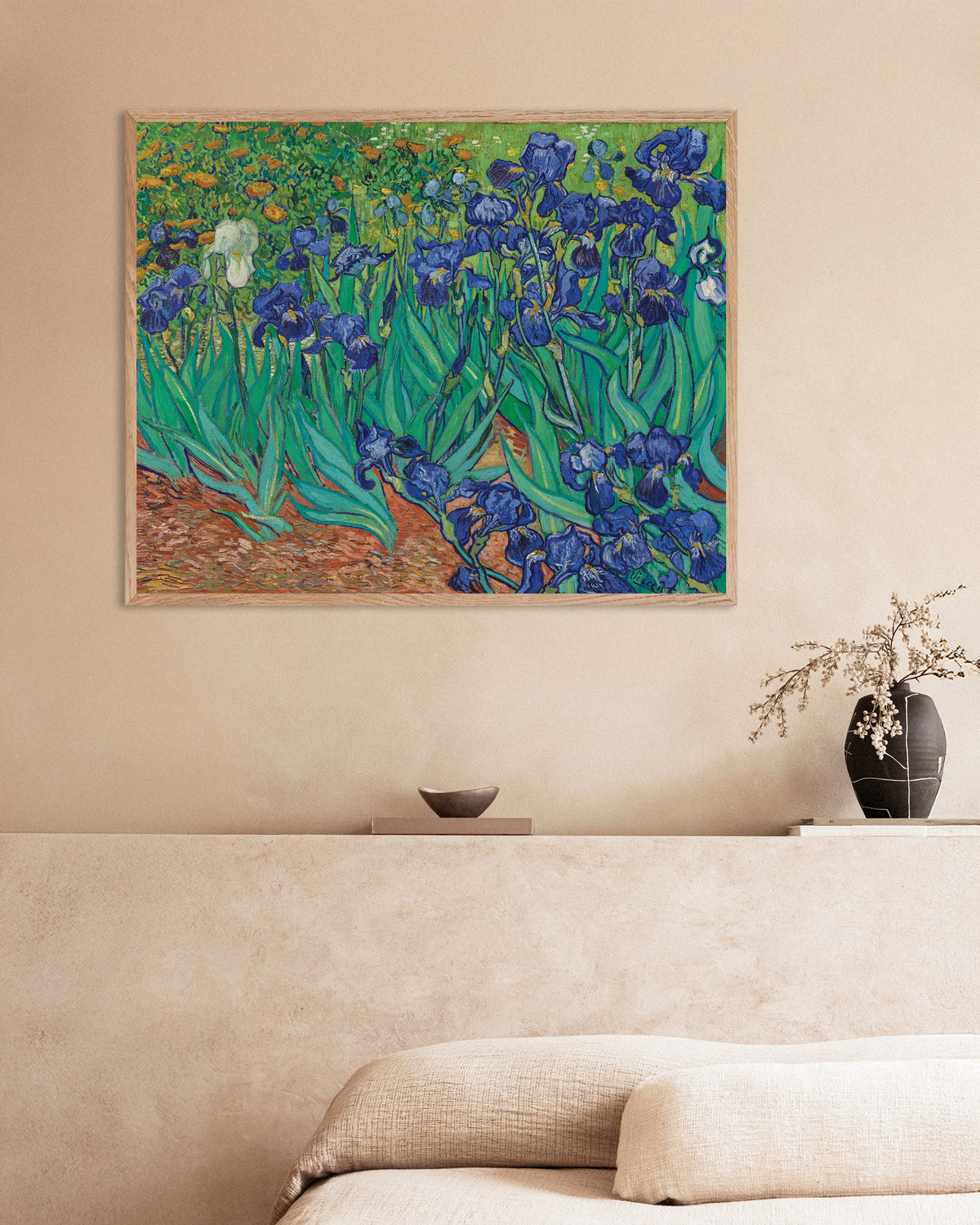 Póster de Irises (1889), de Vincent van Gogh, con marco de madera natural