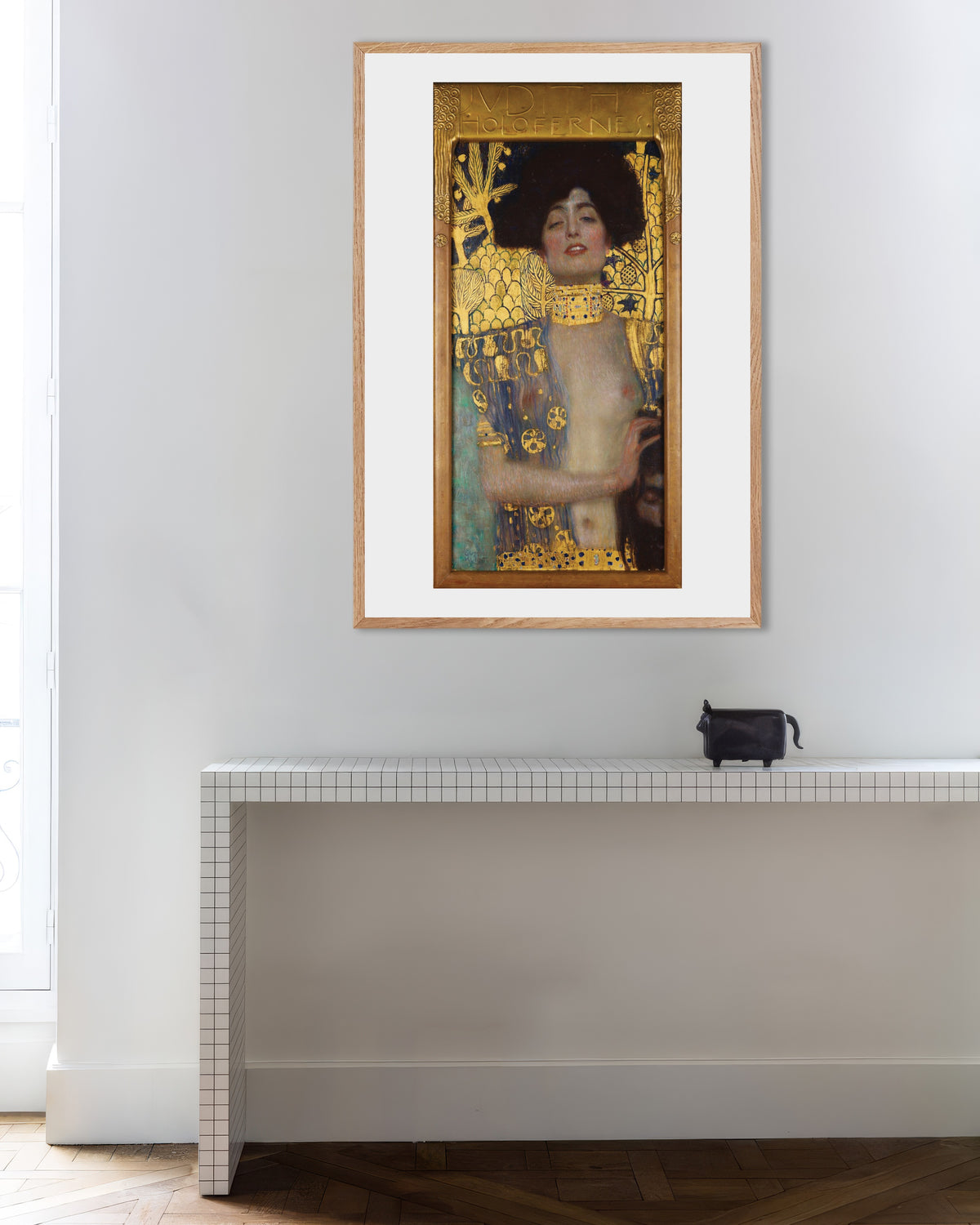 Póster Judith I (1901), de Gustav Klimt, con marco de madera natural