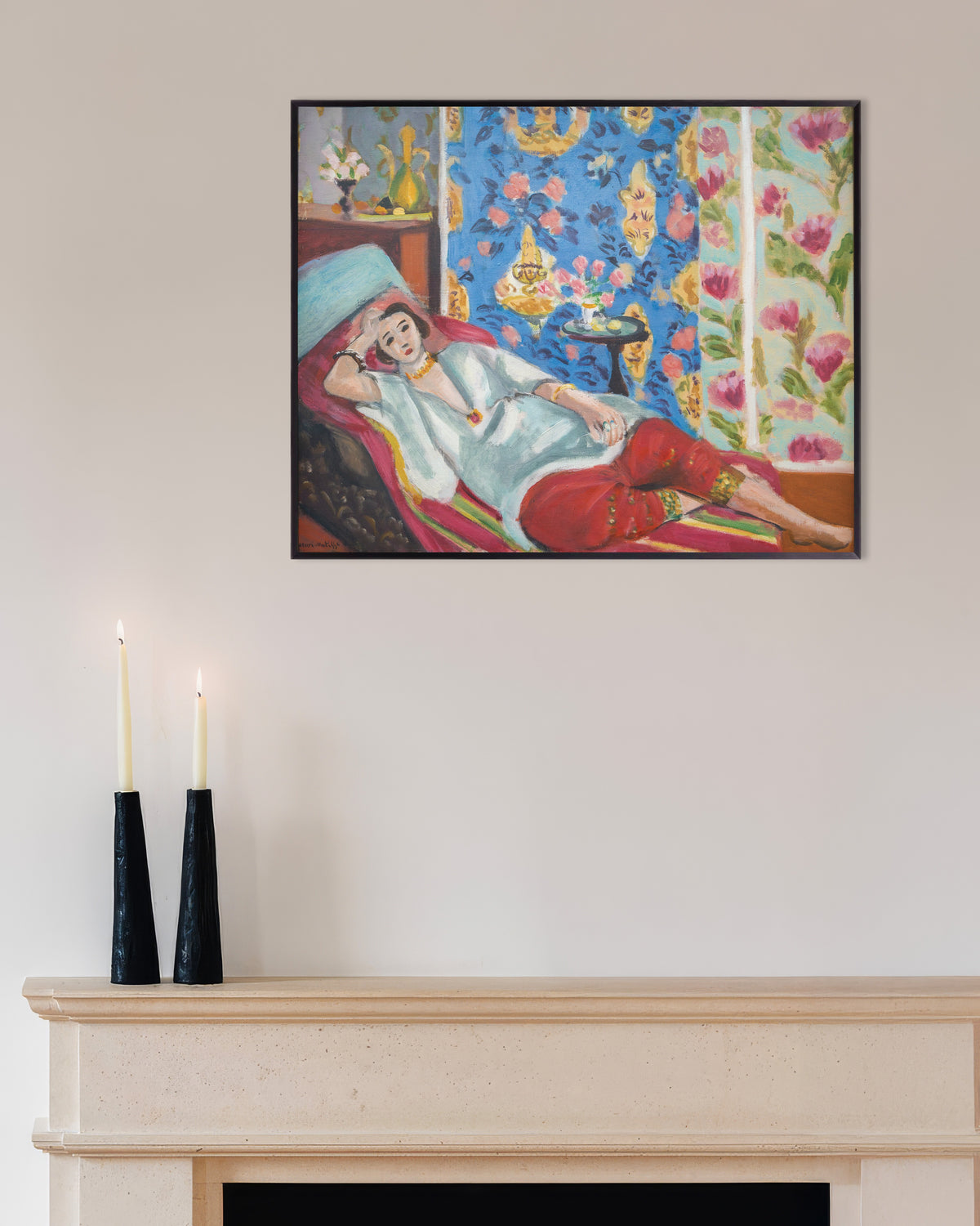 Póster de Odalisca con pantalones bombachos rojos (1924-1925), de Henri Matisse, con marco metálico