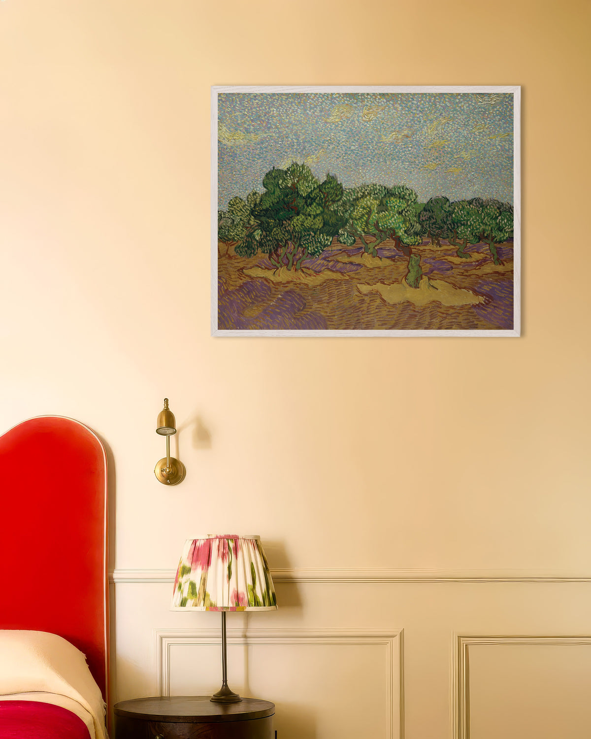 Póster de Olivos bajo un cielo pálido (1889), de Vincent van Gogh, con marco de madera blanca