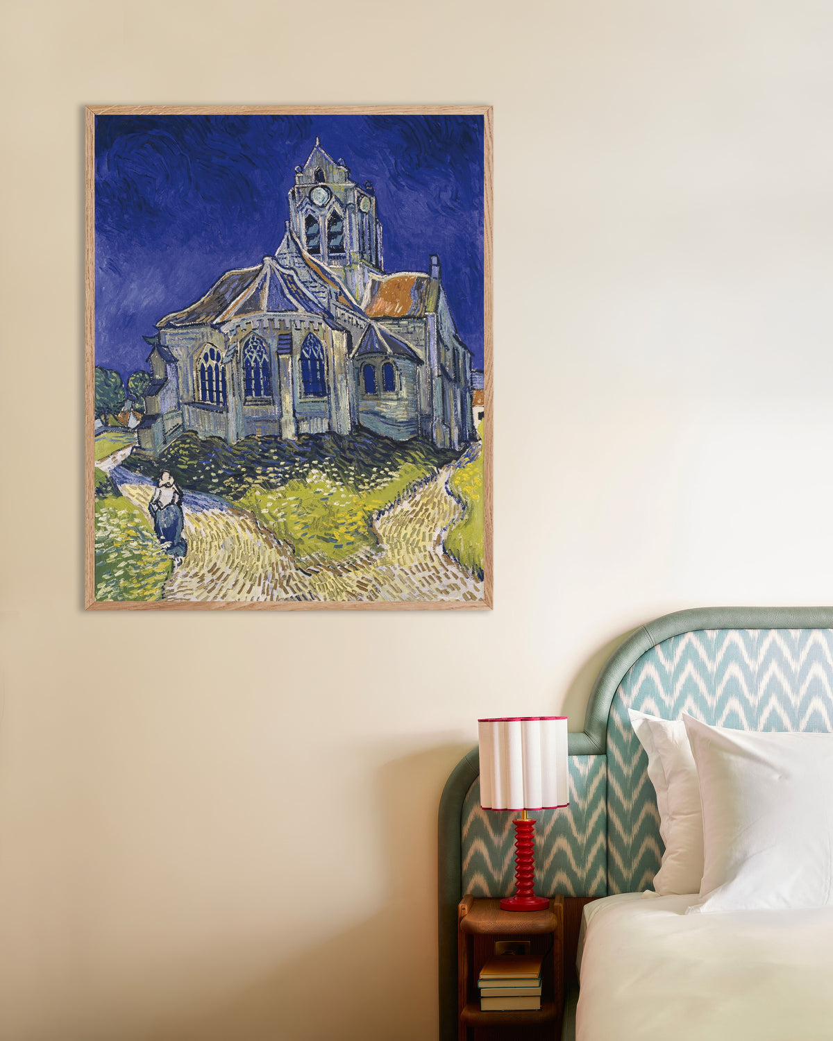 Póster de La iglesia de Auvers-sur-Oise (1890), de Vincent van Gogh, con marco de madera natural