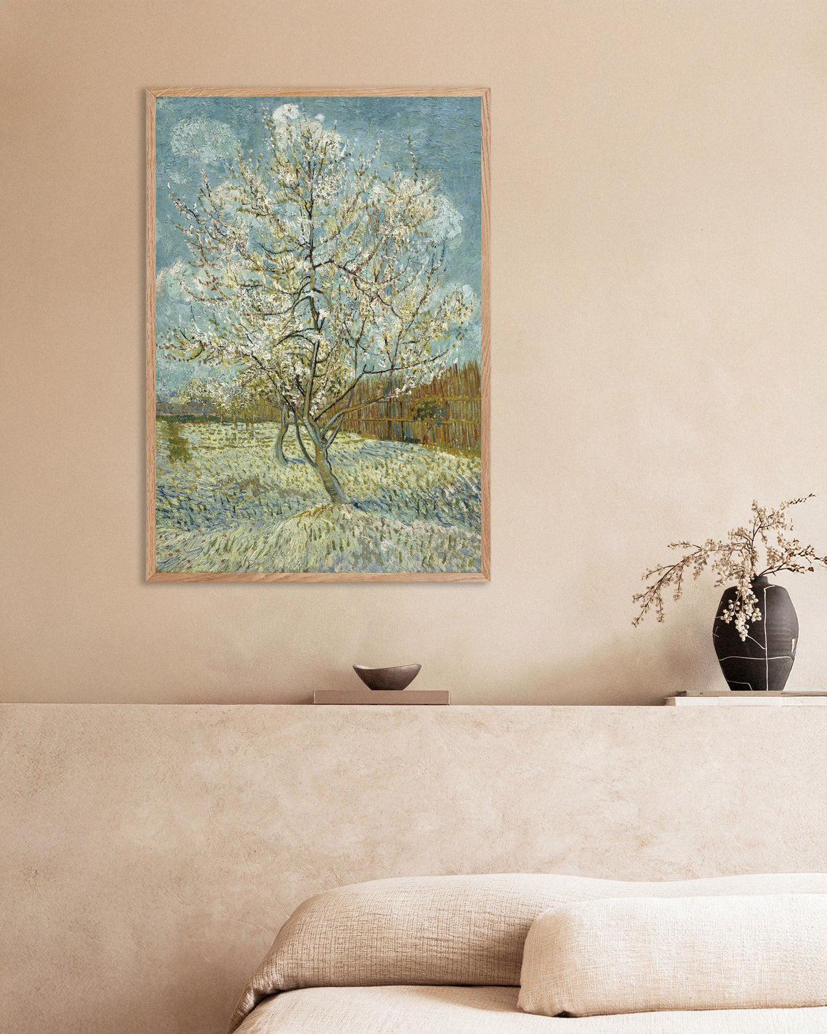 Póster de El melocotonero rosa (1888), de Vincent van Gogh, con marco de madera natural