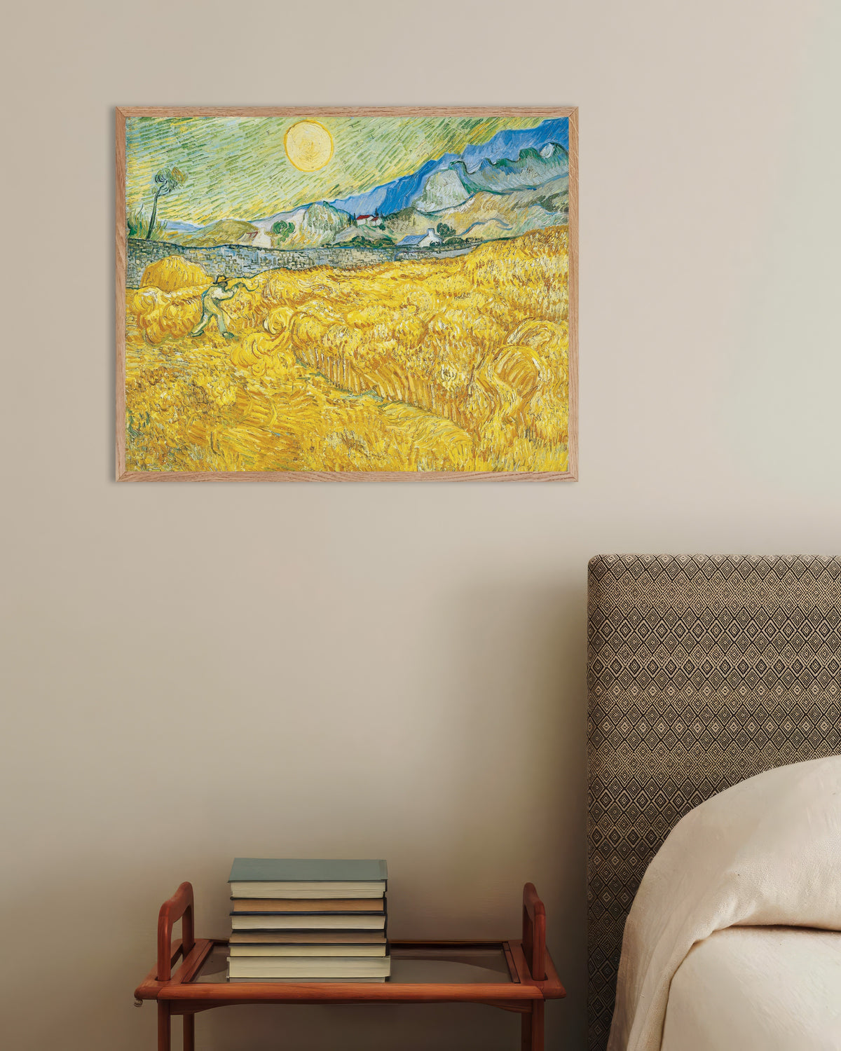 Póster de Campo de trigo tras el hospital de Saint-Paul con un segador (1889), de Vincent van Gogh, con marco de madera natural
