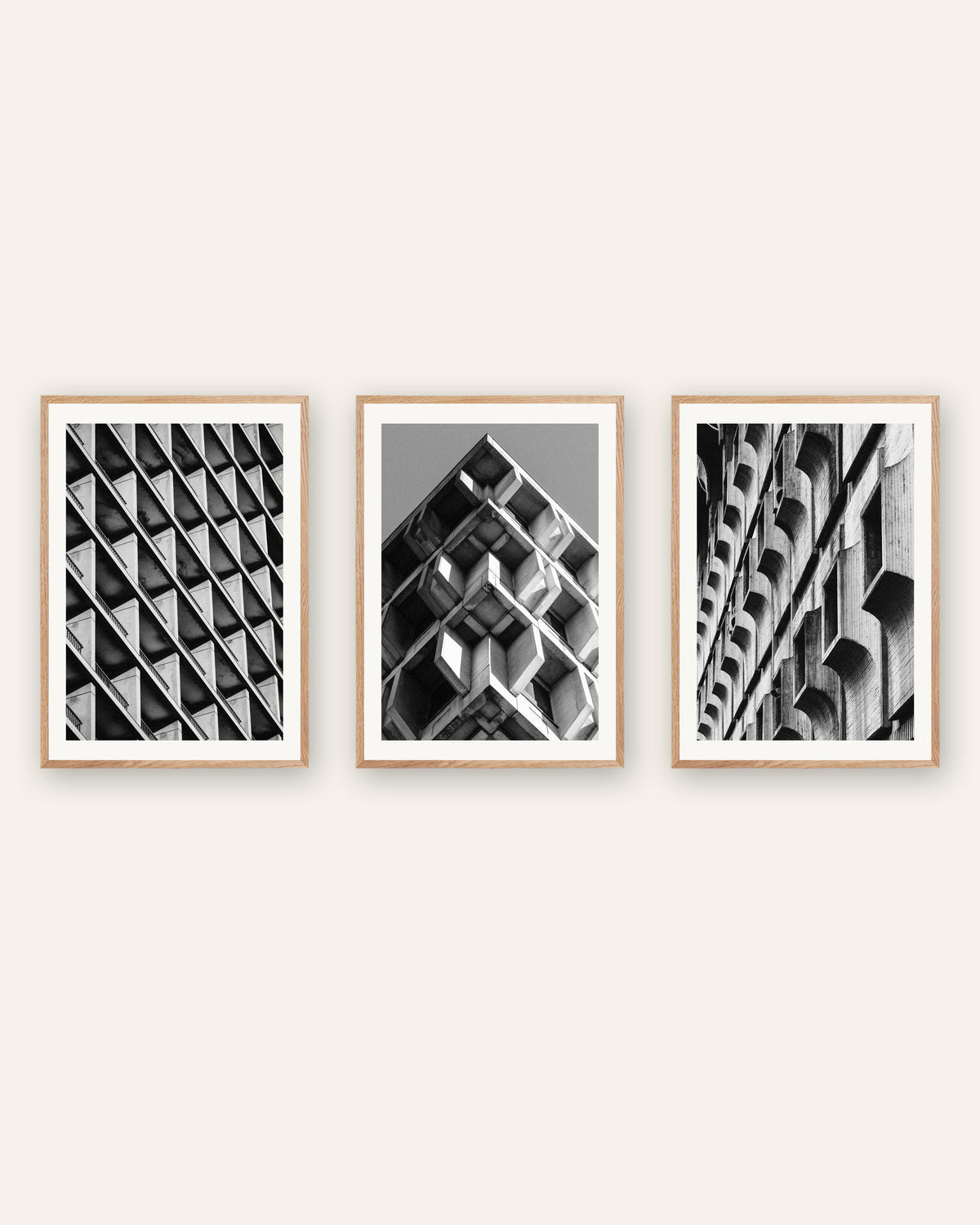 Pósters brutalistas, conjunto de 3: patrones de hormigón, con marcos de roble natural