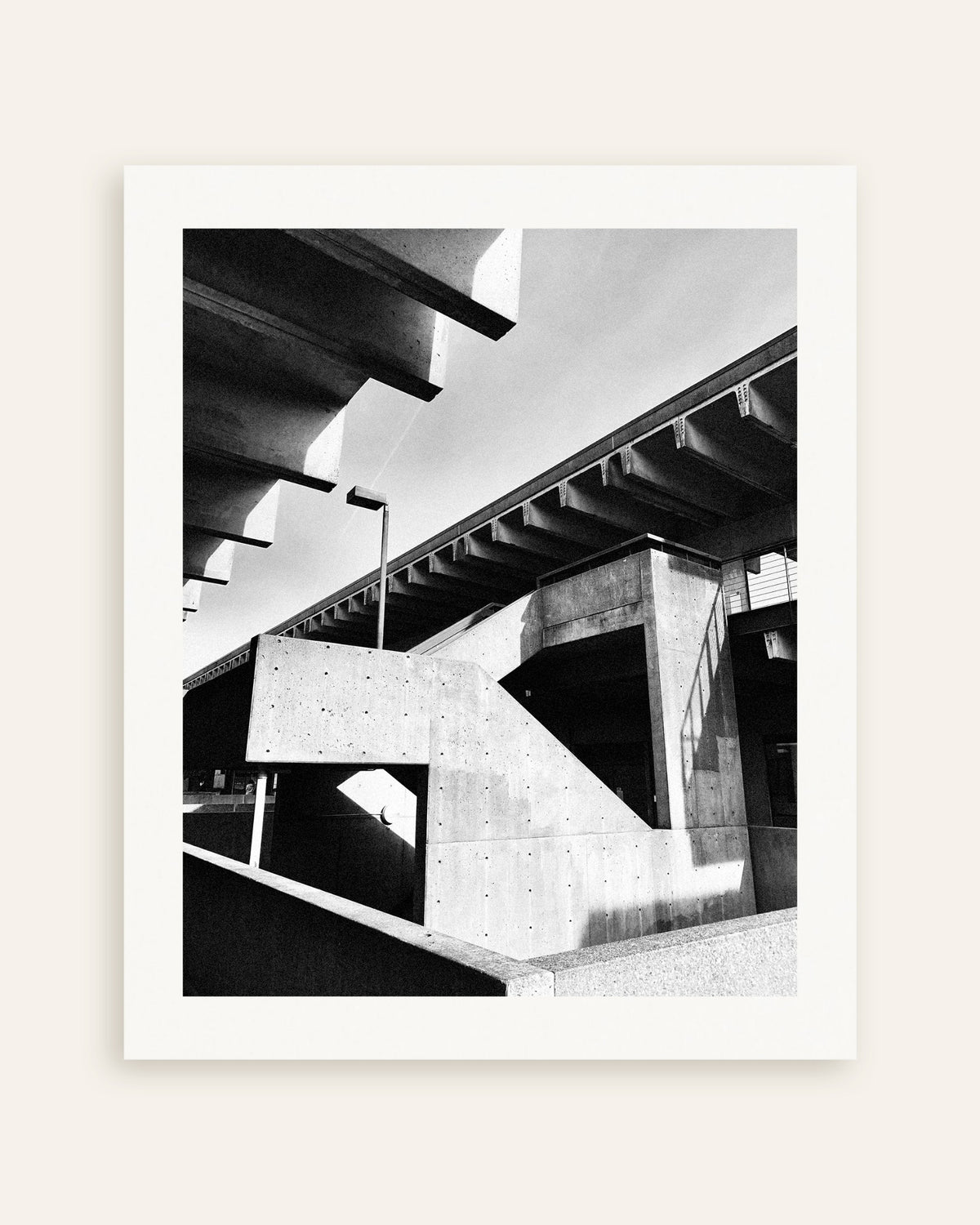 Póster «Escaleras de hormigón a la luz del sol», miniatura