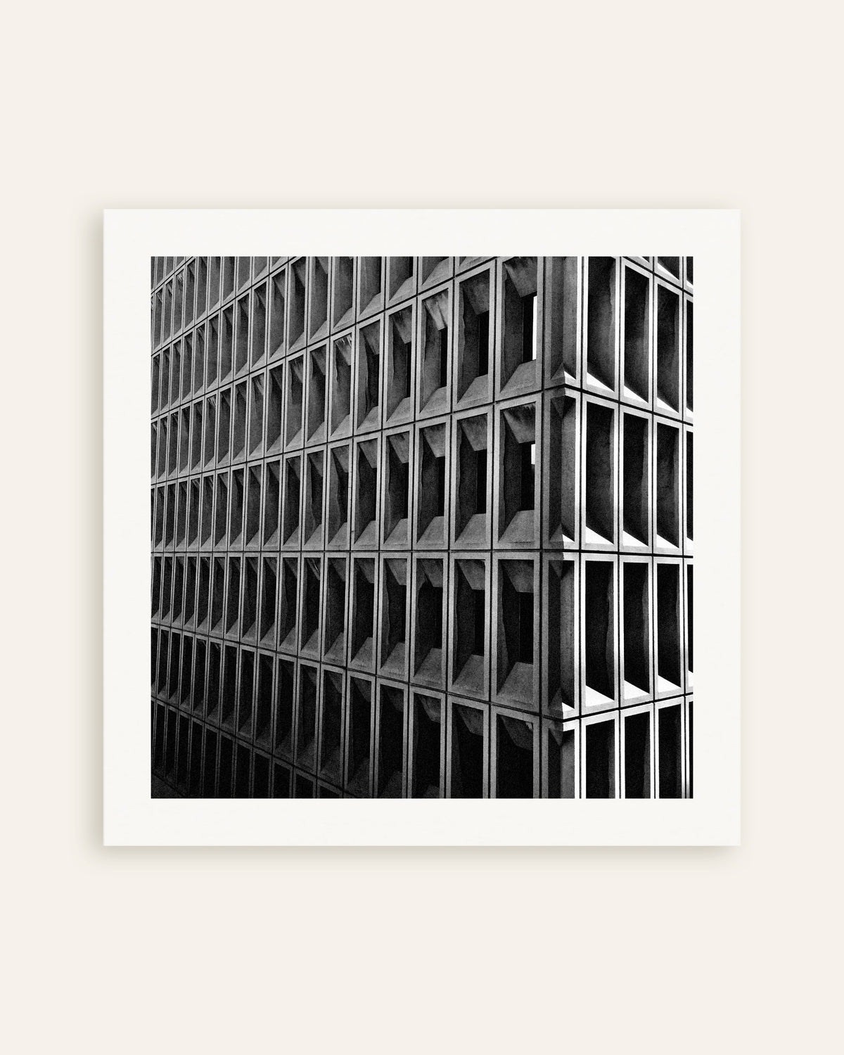 Póster «Esquina con cuadrícula de ventanas profundas», miniatura