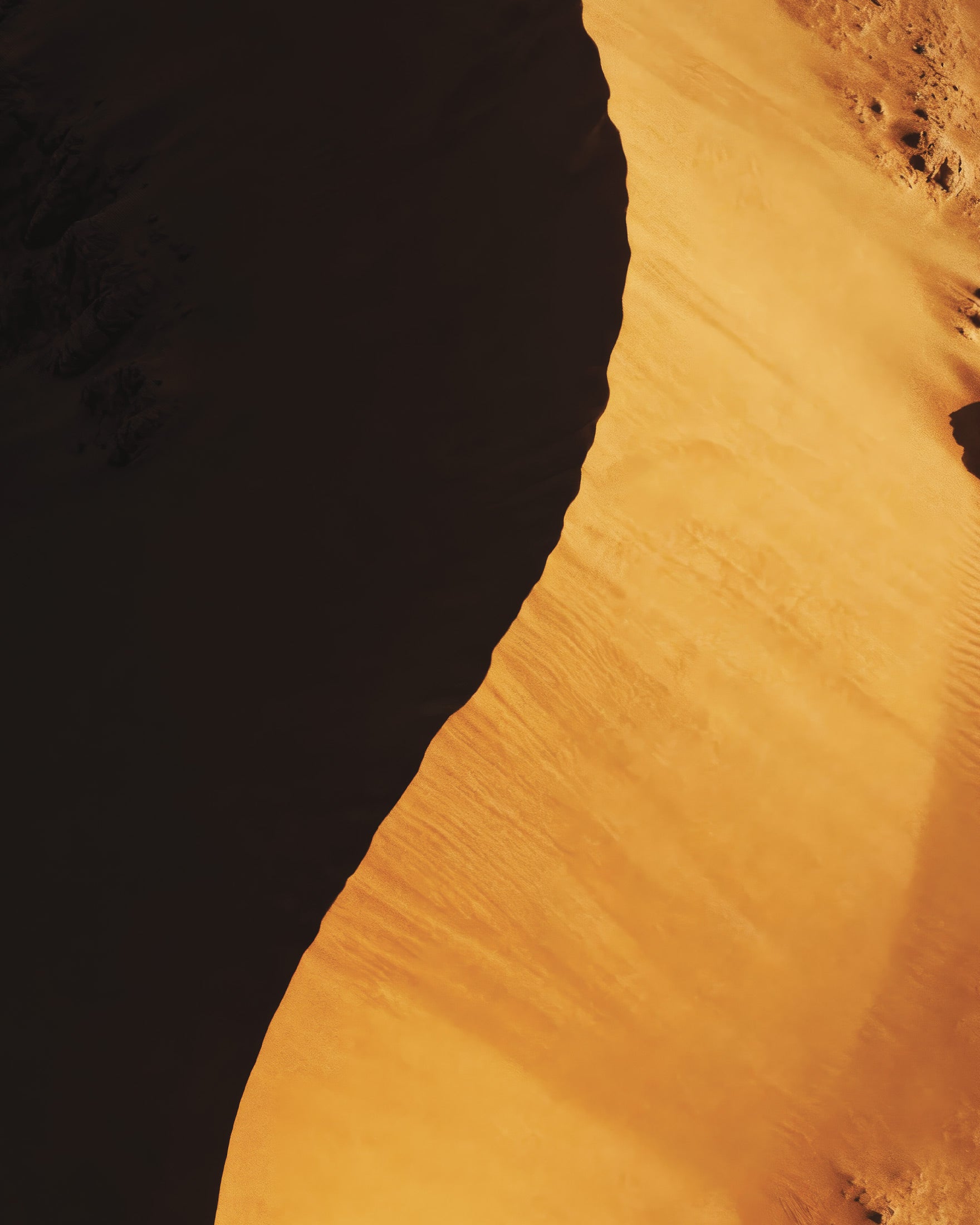 Póster Curva Duna Dorada, Lámina Decorativa Sombra del Desierto