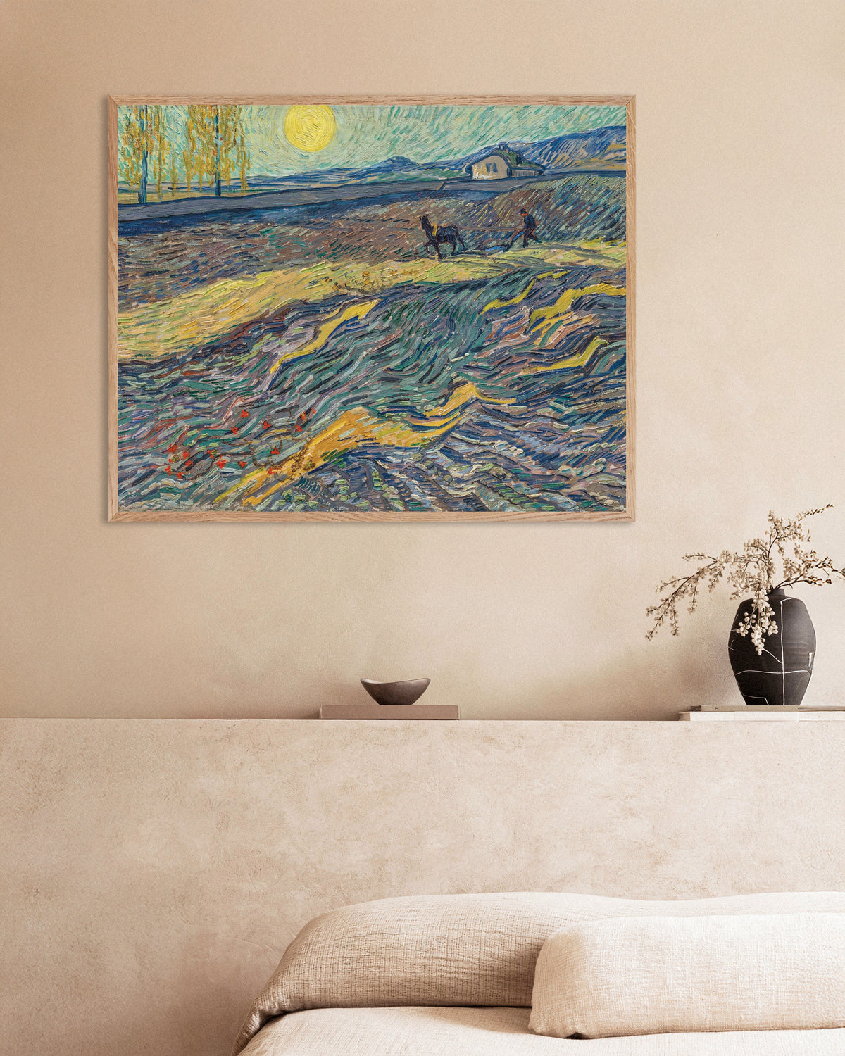 Póster de Campo cercado con labrador (1889), de Vincent van Gogh, con marco de madera natural
