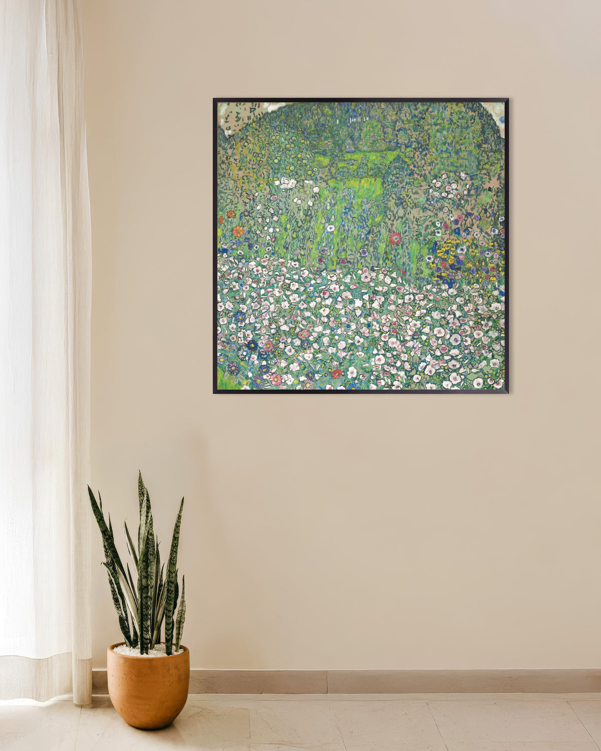 Póster de Paisaje de jardín con colina (1916), de Gustav Klimt, con marco metálico