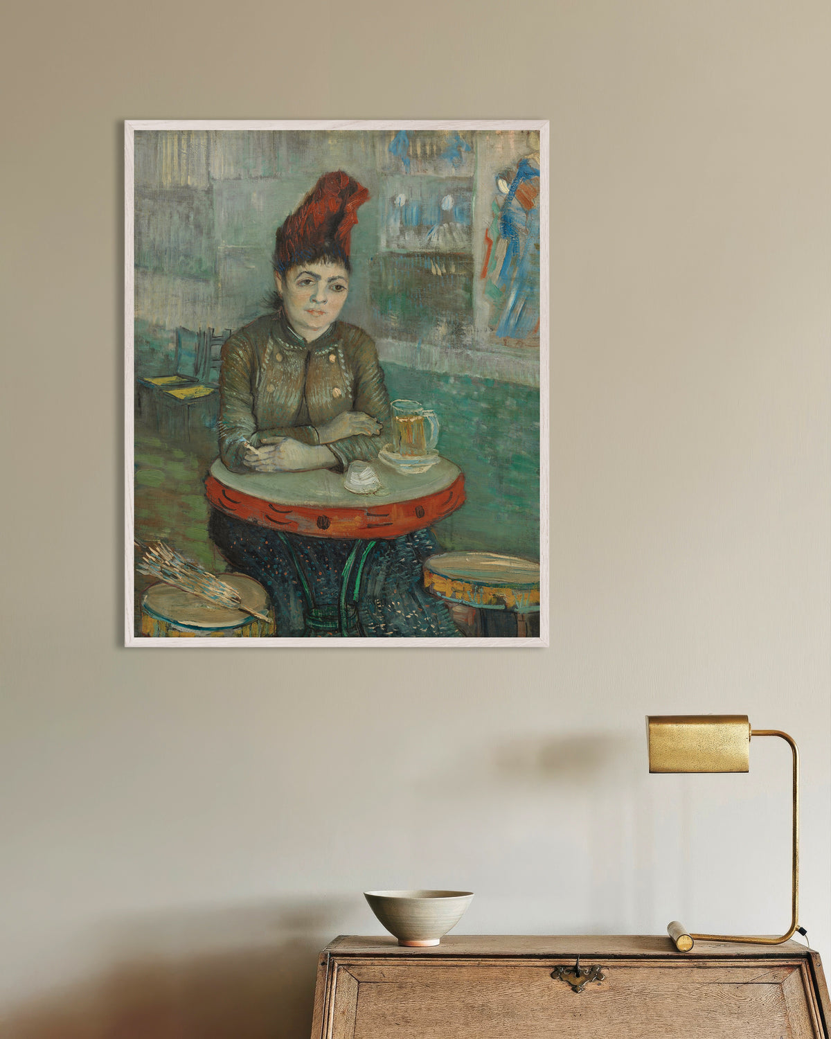 Póster de En el Café, Agostina Segatori en Le Tambourin (1887), de Vincent van Gogh, con marco de madera blanca