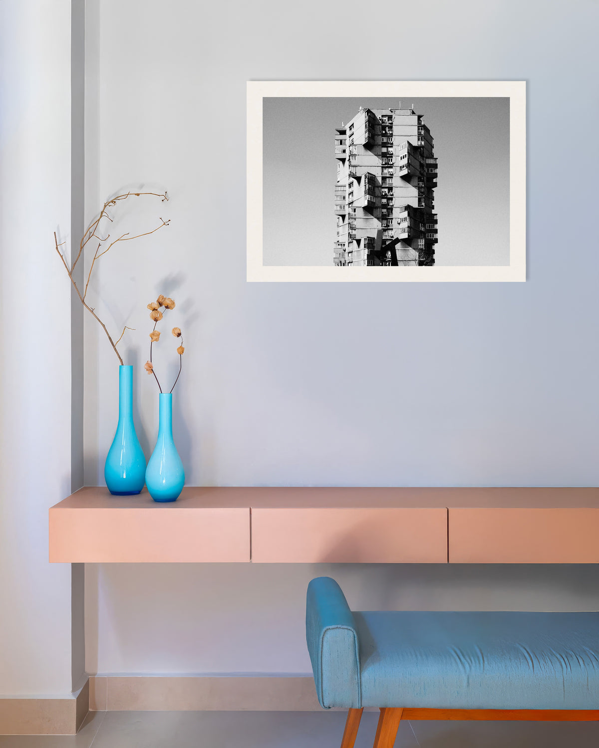 Póster «Torre solitaria con balcones salientes»