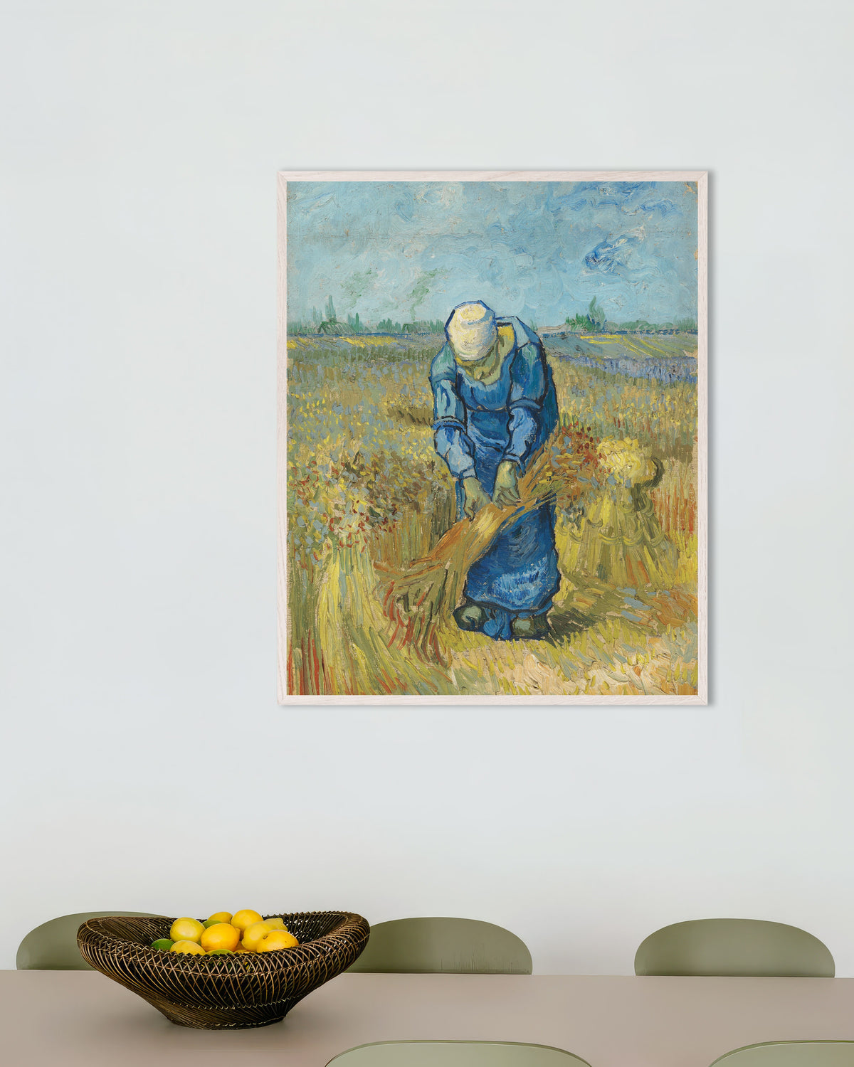 Póster de Mujer campesina atando gavillas, según Millet (1889), de Vincent van Gogh, con marco de madera blanca