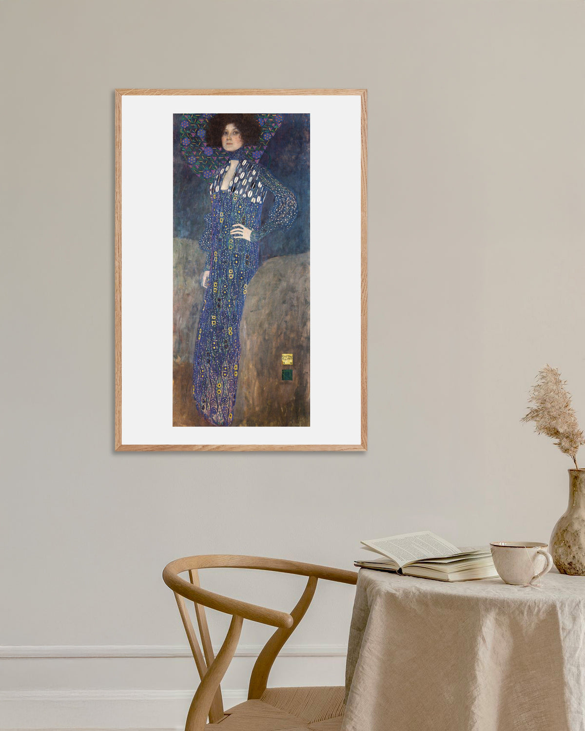 Póster Retrato de Emilie Flöge (1902), de Gustav Klimt, con marco de madera natural