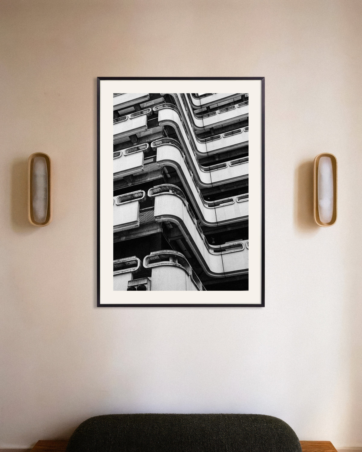 Póster «Balcones de hormigón ondulante», con marco metálico