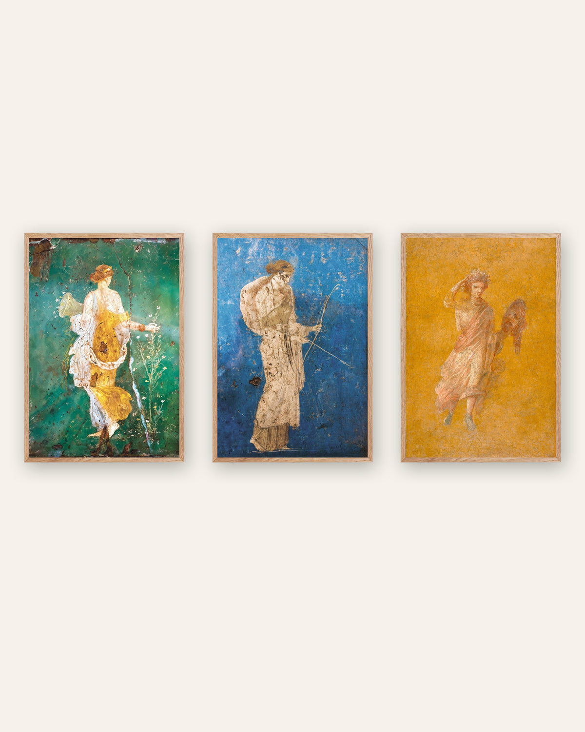 Conjunto de 3 pósters de frescos romanos, Flora, Artemisa y Melpómene, con marcos de madera natural
