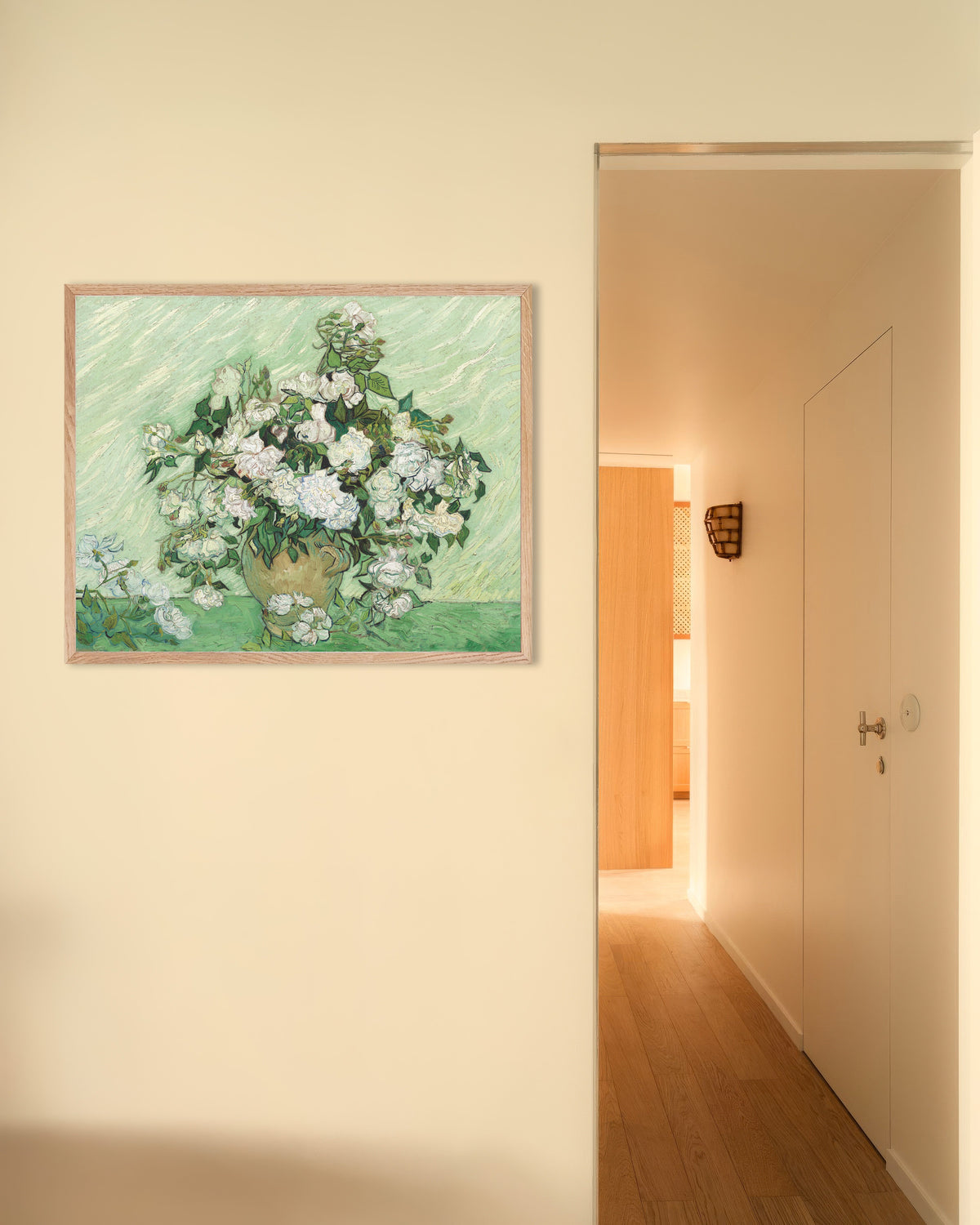 Póster de Rosas (1890), de Vincent van Gogh, con marco de madera natural
