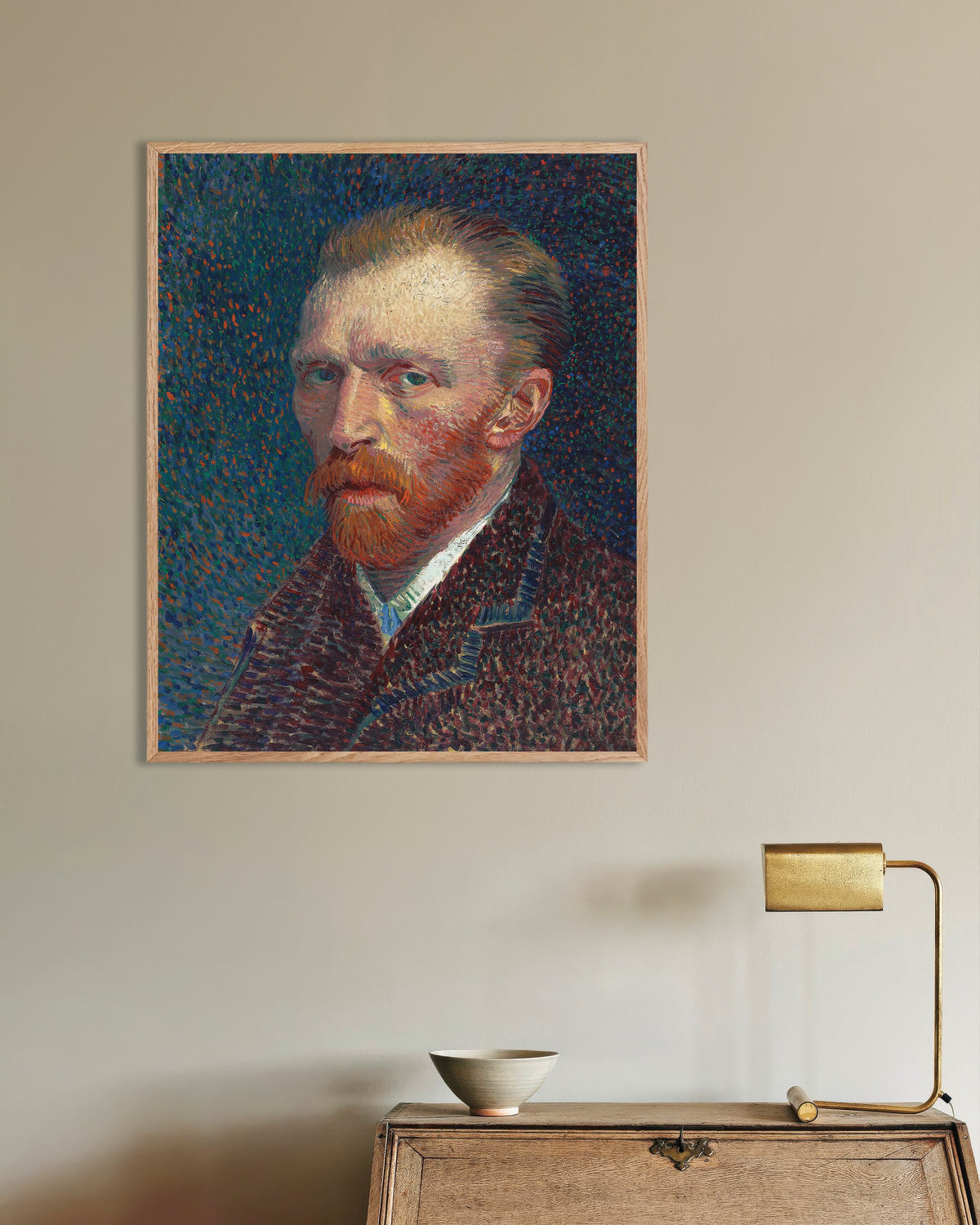 Póster de Autorretrato sobre fondo azul punteado (1887), de Vincent van Gogh, con marco de madera natural