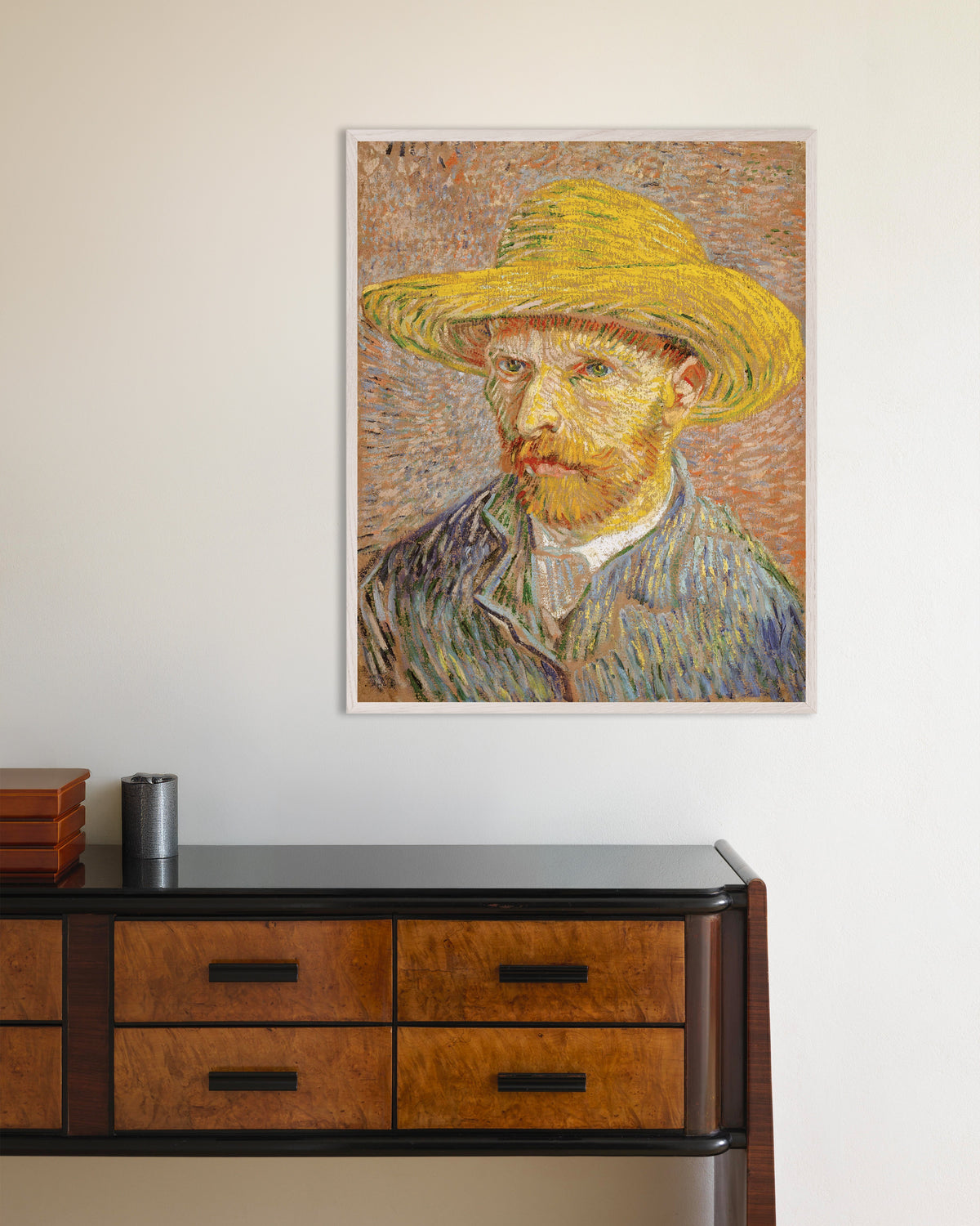 Póster de Autorretrato con sombrero de paja sobre fondo naranja (1887), de Vincent van Gogh, con marco de madera blanca