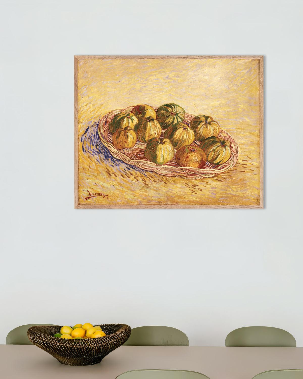 Póster de Bodegón con cesta de manzanas (1887), de Vincent van Gogh, con marco de madera natural