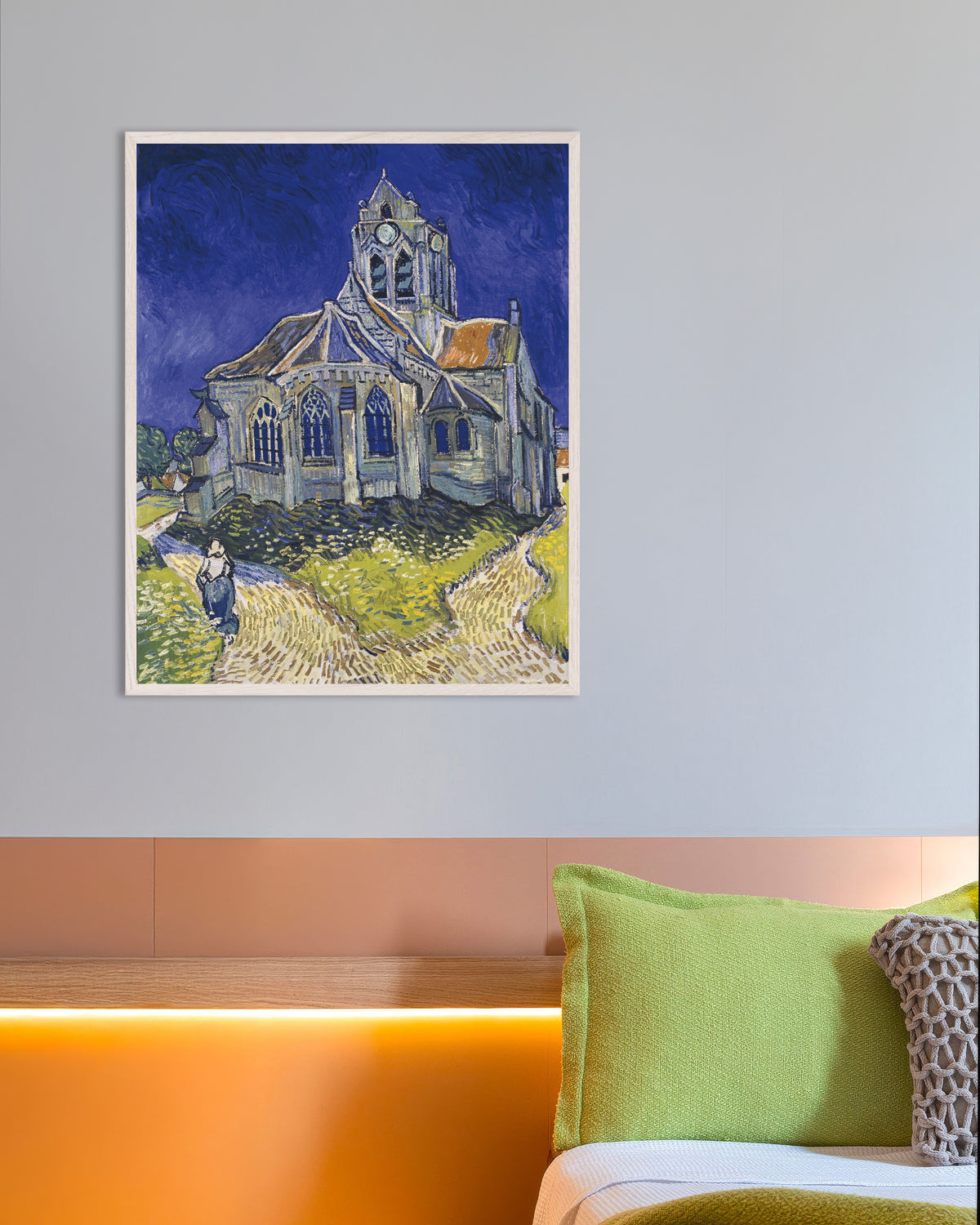 Póster de La iglesia de Auvers-sur-Oise (1890), de Vincent van Gogh, con marco de madera blanca