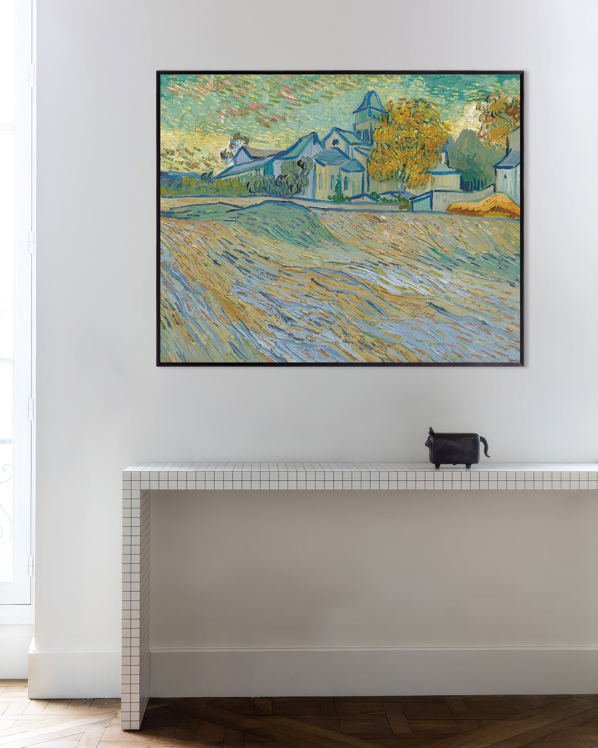 Póster de Vista del asilo y la capilla de Saint-Rémy (1889), de Vincent van Gogh, con marco metálico