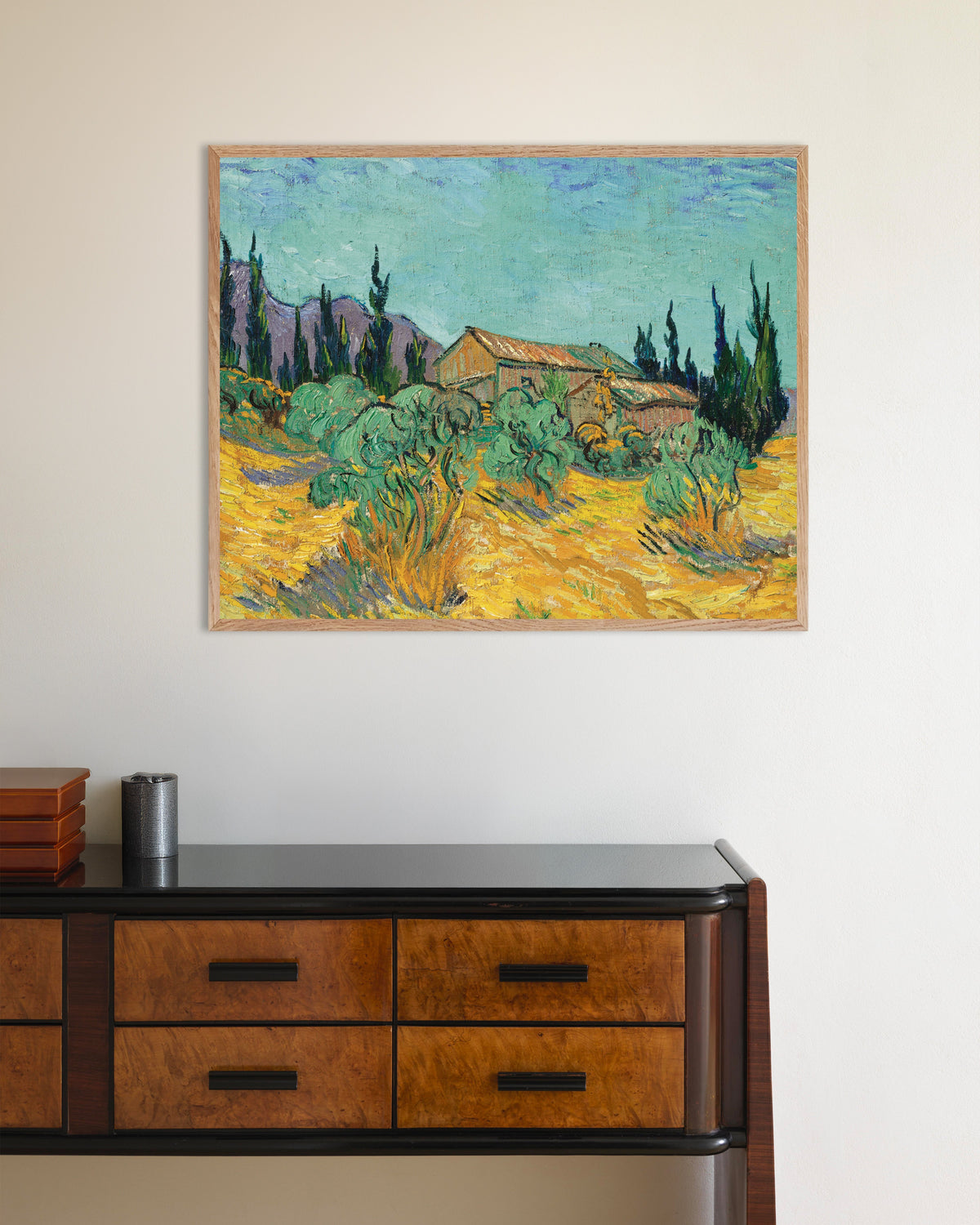 Póster de Cabañas de madera entre olivos y cipreses (1889), de Vincent van Gogh, con marco de madera natural